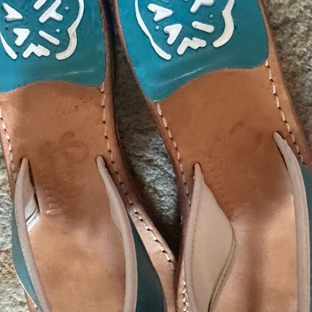 Lilly Pulitzer Sandals blue and white flower, leather sz 9 - Picture 2 of 7
